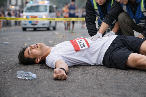 Ngất xỉu tử vong khi chạy marathon: Nguyên nhân và rủi ro