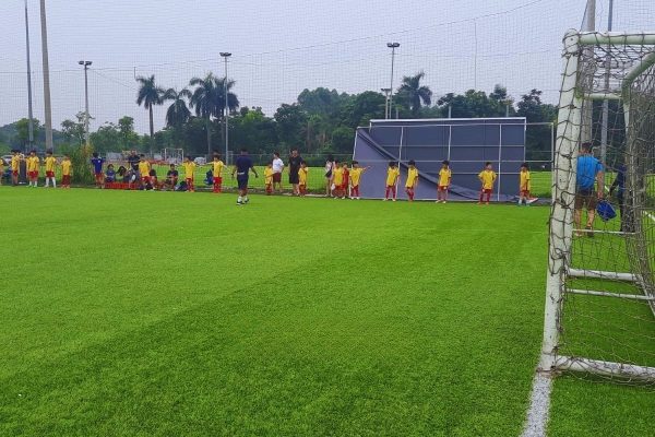 Sân bóng Tam Trinh