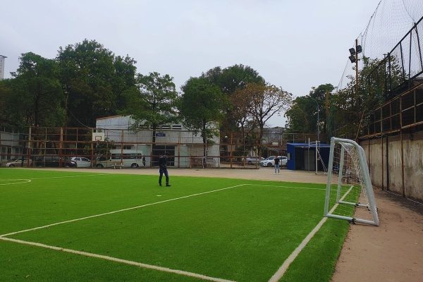 Sân bóng Trường Cao đẳng Nghề Công nghiệp Hà Nội