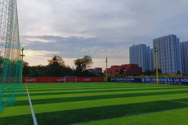 Sân bóng đá Lâm Văn Bền