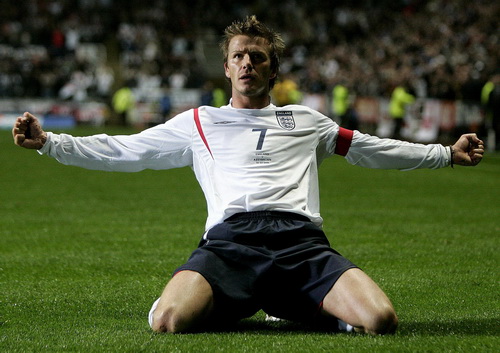 Khoác áo Đội tuyển Anh, Beckham là hình ảnh tiêu biểu của tinh thần chiến đấu và trách nhiệm.