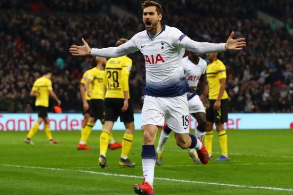Dortmund thi đấu thiếu người và nhận thất bại 0-2 trước Tottenham