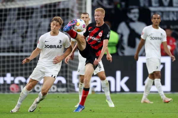Eintracht Frankfurt vs Freiburg - Vòng 24 Bundesliga