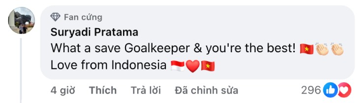Bình luận của CĐV Indonesia khen ngợi pha cứu thua xuất sắc của thủ môn, gửi lời chúc và tình cảm từ Indonesia, nhận nhiều lượt thích trên Facebook