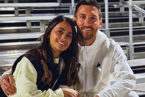 Messi và mối tình bền bỉ kéo dài từ thời niên khiếu với Antonela Roccuzzo
