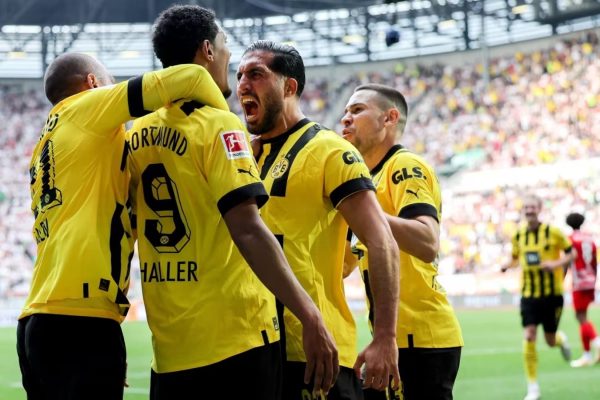 Sau vòng 17 Bundesliga thì Dortmund có 36 điểm trong tay