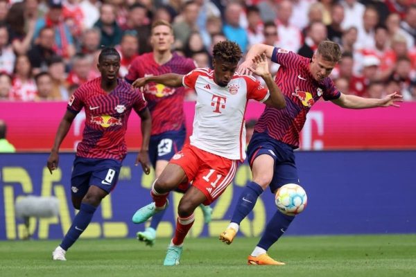 Thầy trò HLV Ole Werner quyết tâm trong trận đấu với Bayern Munich