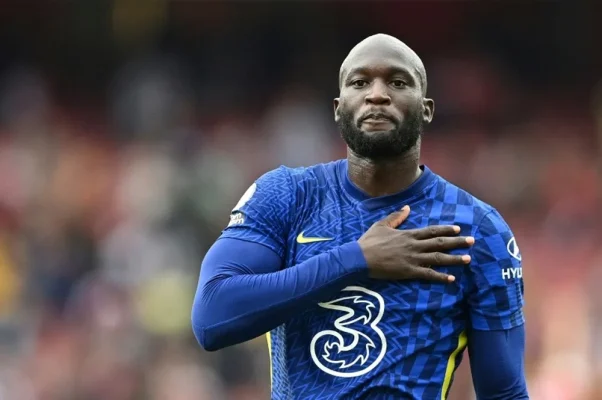 Năm 2011, Lukaku gia nhập Chelsea FC với kỳ vọng lớn