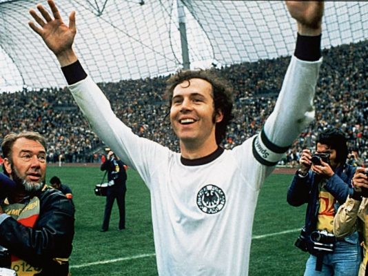 Franz Beckenbauer – Hoàng đế của hàng phòng ngự
