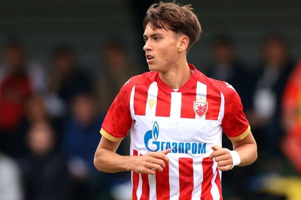 Aleksa Damjanovic mới 17 tuổi, thi đấu ở vị trí tiền đạo