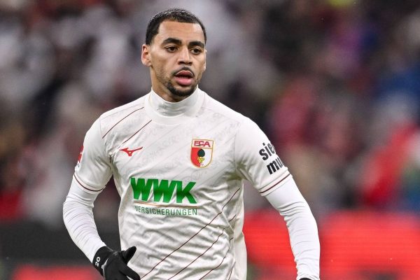Alexis Claude-Maurice ghi bàn nâng tỉ số lên 2-0
