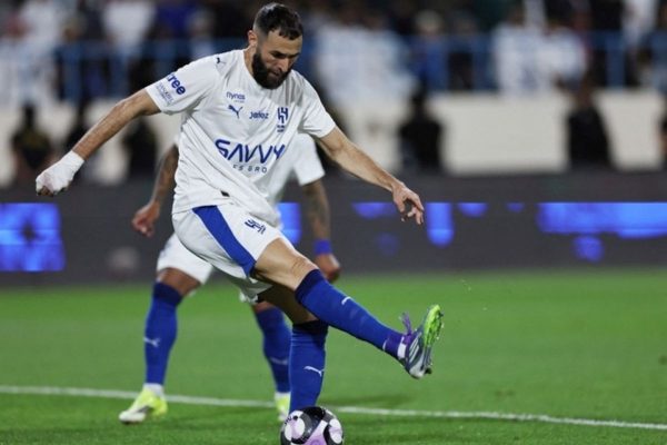 Benzema không chỉ lập hat-trick mà còn ghi dấu ấn ở những pha kiến tạo