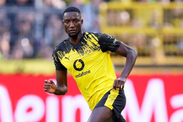 Guirassy dứt điểm gọn gàng, hoàn tất cú đúp và đưa Dortmund dẫn ngược 3-2