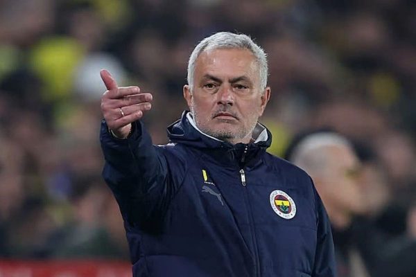 Jose Mourinho là ứng viên số cho ghế nóng Bồ Đào Nha