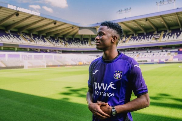 Schalke 04 hoàn tất thương vụ mượn hậu vệ trái Moussa Ndiaye từ Anderlecht