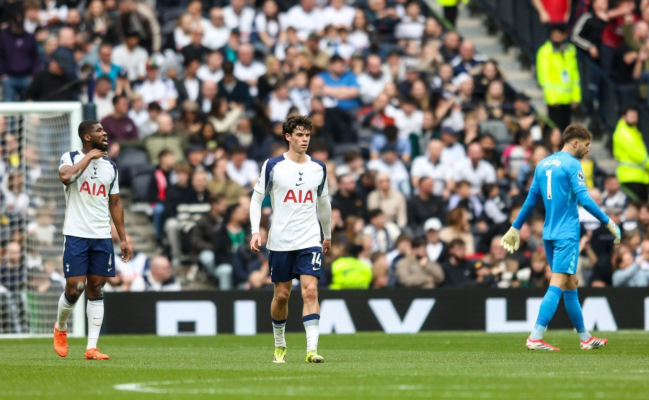 Tottenham lúc này bước vào 7 vòng đấu cuối mùa mà không có đội trưởng