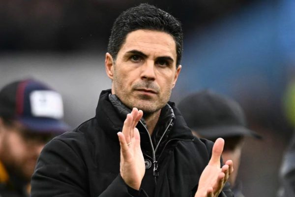 Arteta bị chỉ trích khi cho Kepa bắt chính