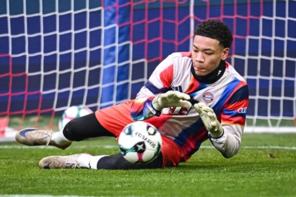 Bayern Munich trao cơ hội cho thủ thành trẻ Prescott