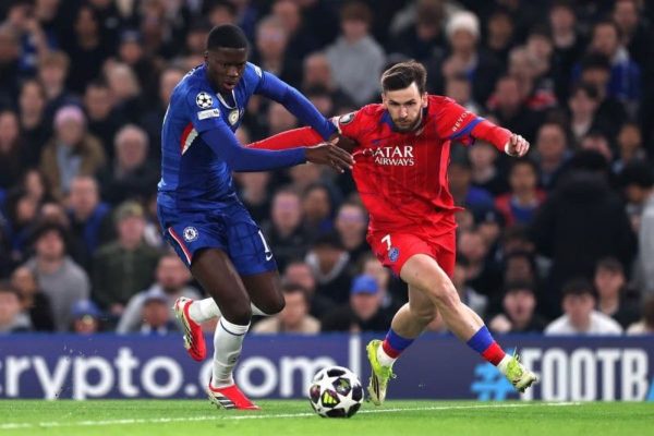Chelsea gặp khó trước hàng công của PSG