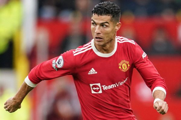 Cristiano Ronaldo bị gạch tên khỏi Top 10 vĩ đại nhất Premier League