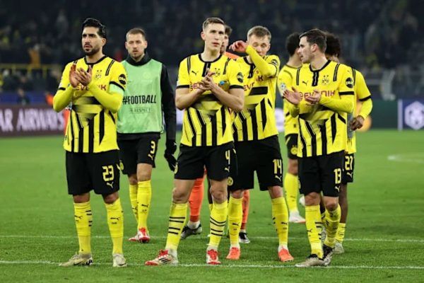 Dortmund cần gấp trung vệ mới