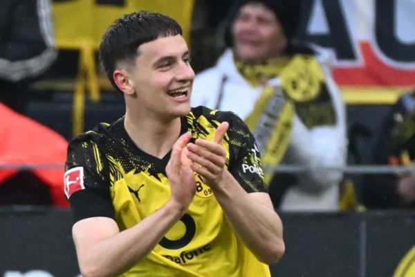Dortmund chuẩn bị gia hạn dài hạn với tài năng trẻ Reggiani