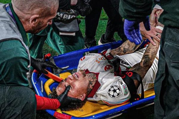 Galatasaray thảm bại trước Liverpool