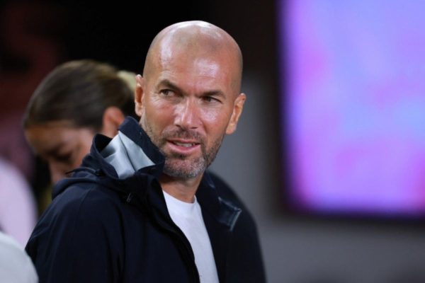 HLV Zinedine Zidane không quá chú trọng vào các bài giảng chiến thuật