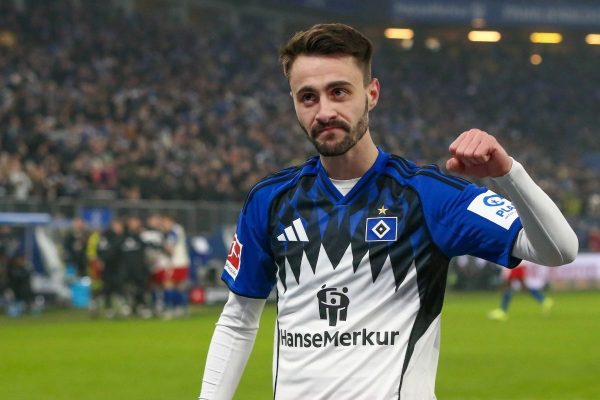 Hamburger đang lên kế hoạch mua đứt tiền vệ Fabio Vieira