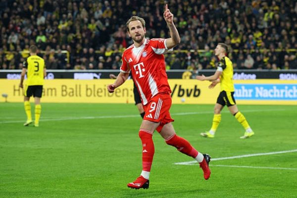 Harry Kane lập cú đúp giúp Bayern đánh bại Dortmund