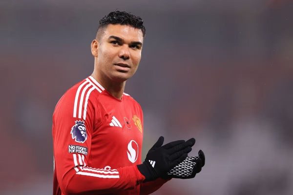 MU hủy bỏ điều khoản trong hợp đồng của Casemiro