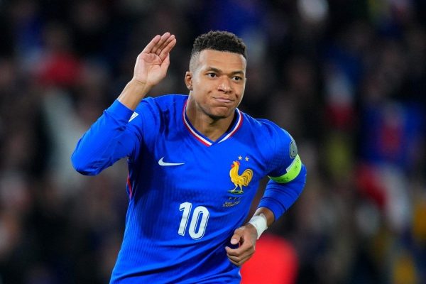 Mbappé phải tạm dừng thi đấu để điều trị chấn thương