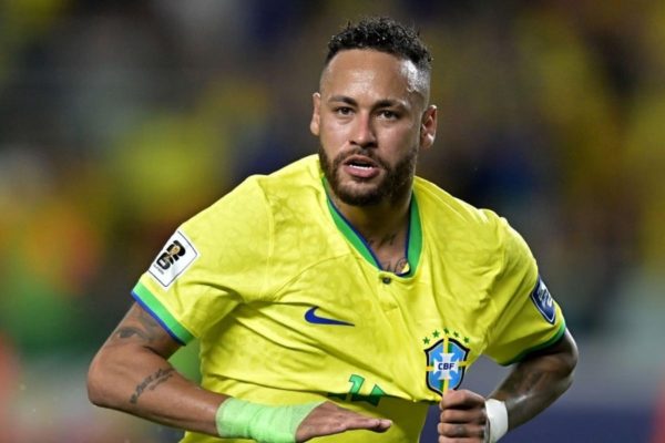 Neymar bất ngờ được điền tên vào danh sách sơ bộ của Brazil