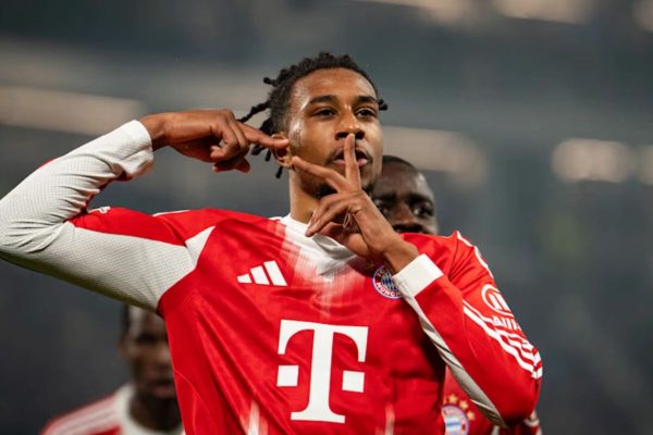Olise góp công trong cả ba bàn thắng của Bayern Munich