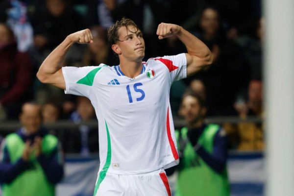 Pio Esposito là niềm hy vọng lớn nhất của bóng đá Italy