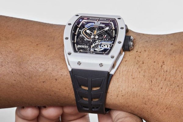 Richard Mille RM 30-01 phiên bản ceramic trắng có giá khoảng 450.000 USD