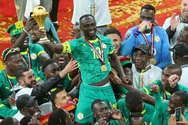 Senegal quyết không trả lại cúp vô địch