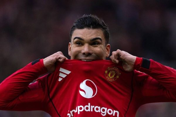 Tiền vệ Casemiro có thể đá chính mọi trận còn lại của Man United mùa này