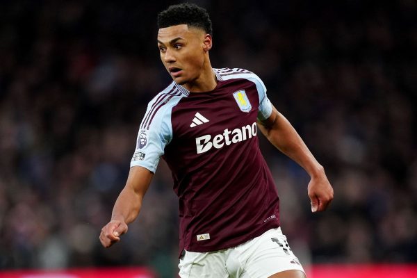 Watkins ghi bàn quyết định cho Aston Villa