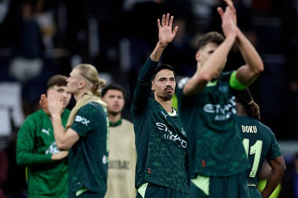 Bóng đá Anh gặp khó tại Champions League