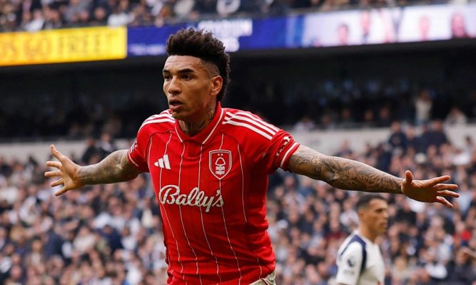 Tottenham tiếp tục khủng hoảng trầm trọng