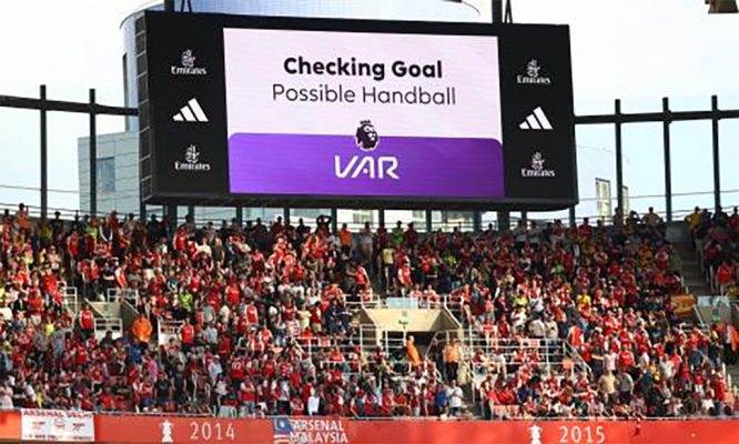 VAR Premier League: 75% CĐV Muốn Bỏ